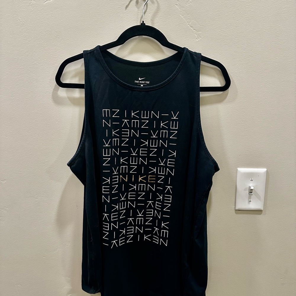 Nike Women’s Black Graphic Tank Top 1X